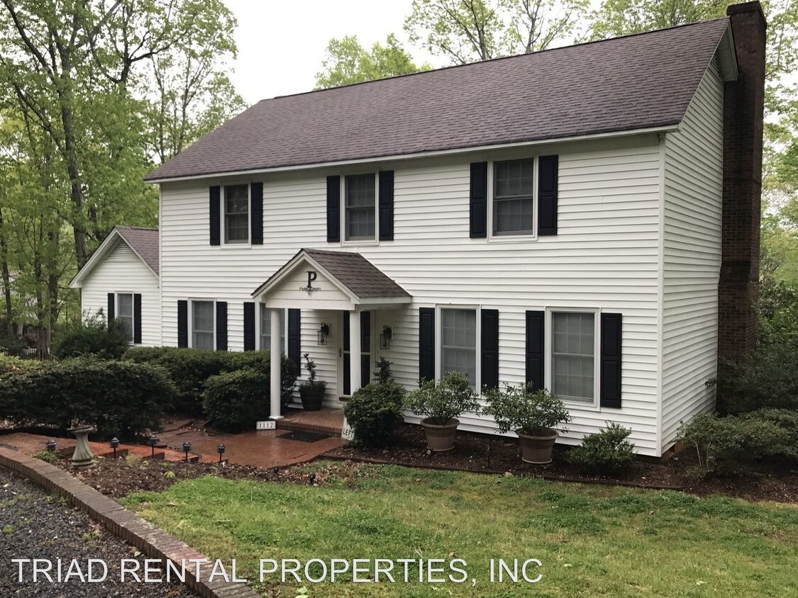Primary Photo - 4 br, 2.5 bath House - 1112 GREENMONT DR.