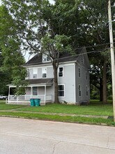 Building Photo - 724 W Elm St