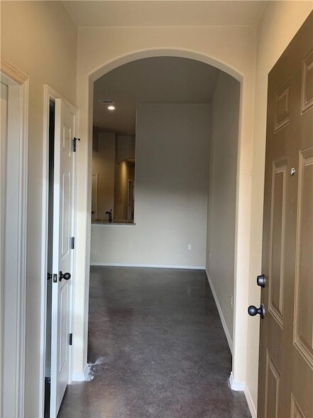 Foto del edificio - 379 Joanne Lp