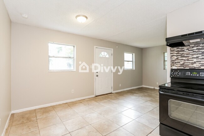 Foto del edificio - 2229 W 12TH ST, JACKSONVILLE, FL 32209