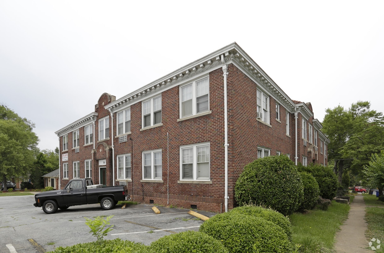 701 E Main St, Spartanburg, SC 29302 Apartments in Spartanburg, SC