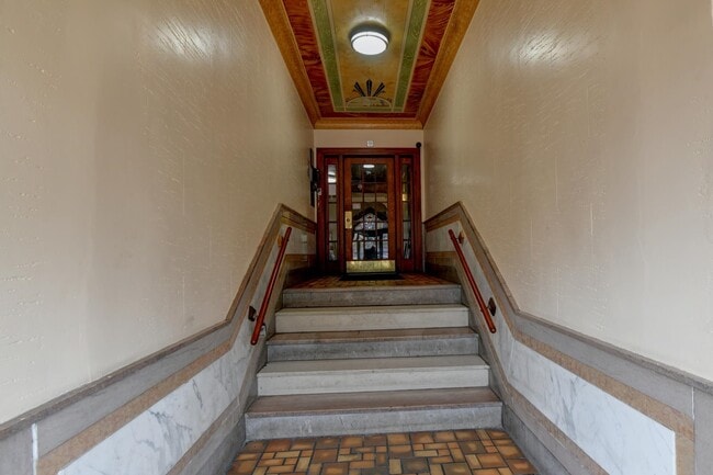 Foto del edificio - 901 Grand Ave