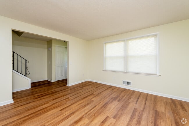 3BR, 1.5BA – 1,300SF - Living Room - Mertensia Gardens - Fully Renovated!