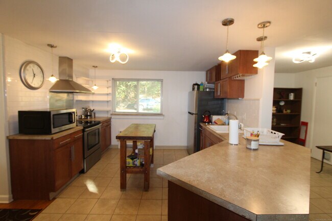 Foto del edificio - 422 S Main St