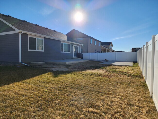 Building Photo - 856 Sunlight Peak Dr