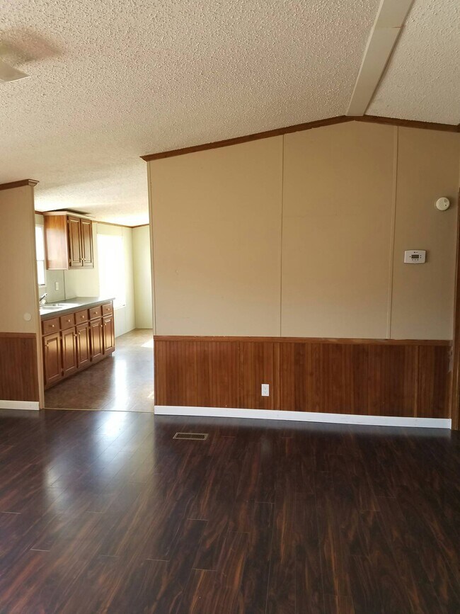 Foto del edificio - 2493 Webster Rd