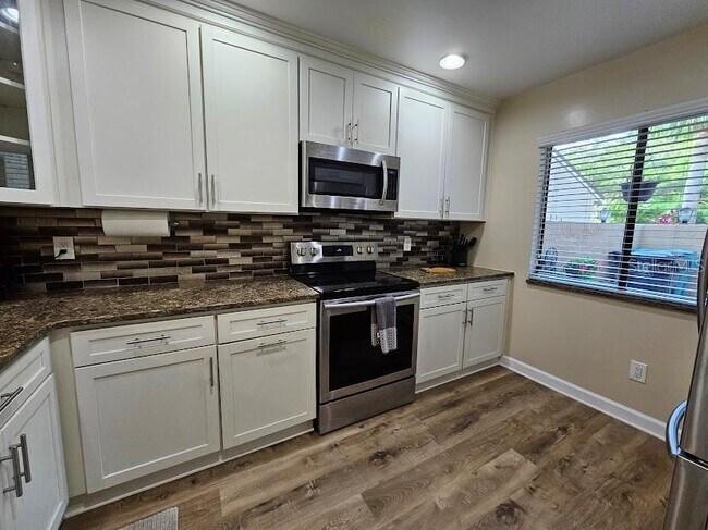 Foto del edificio - 6248 Peregrine Ct