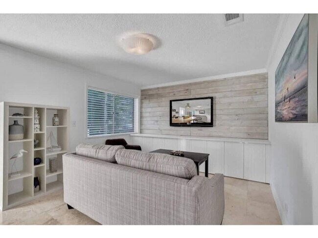 Foto del edificio - 3215 NE 7th St