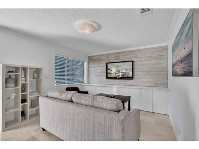 Building Photo - 3215 NE 7th St