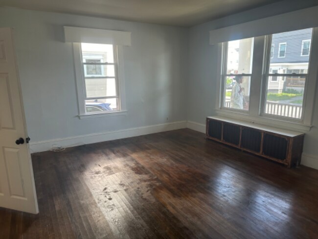 Building Photo - 124 Pine St