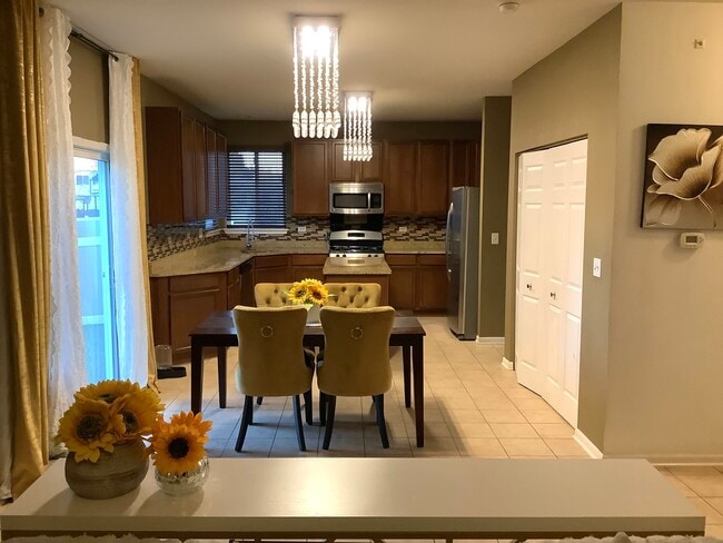 Building Photo - 2956 Aberdeen Dr