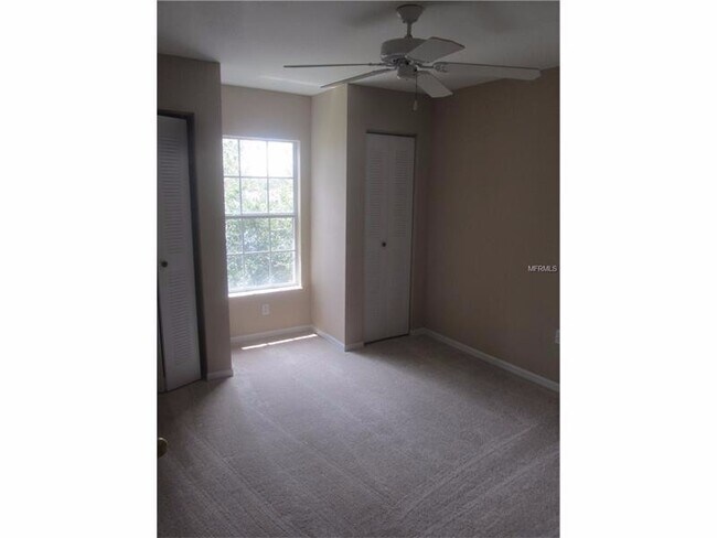 Foto del edificio - Water view condo with garage in sought after westchase