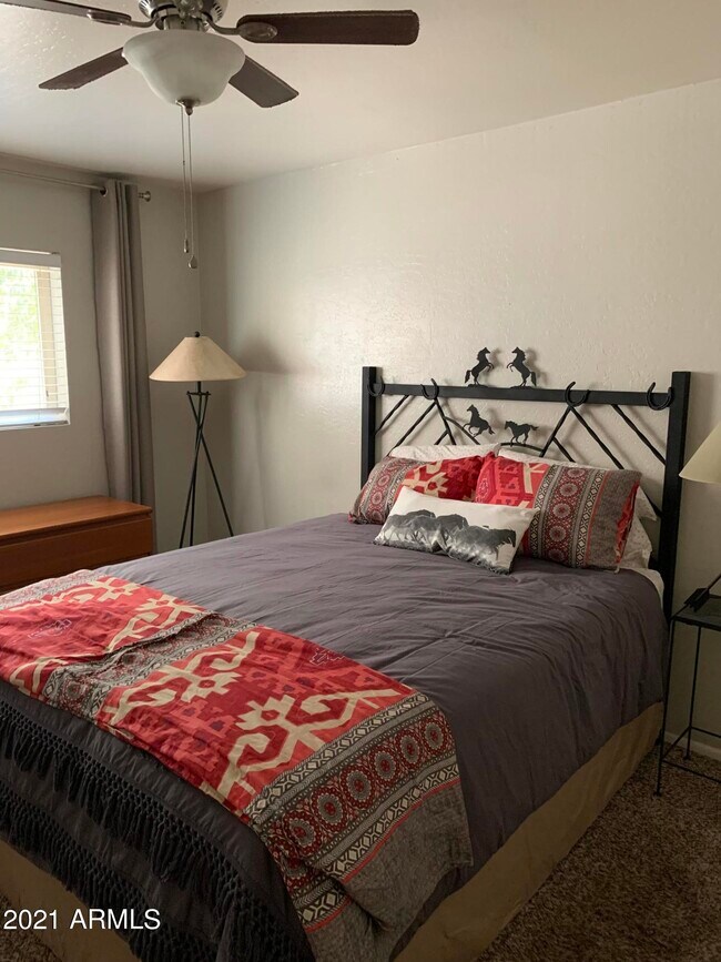 Foto del edificio - 7502 E Carefree Dr