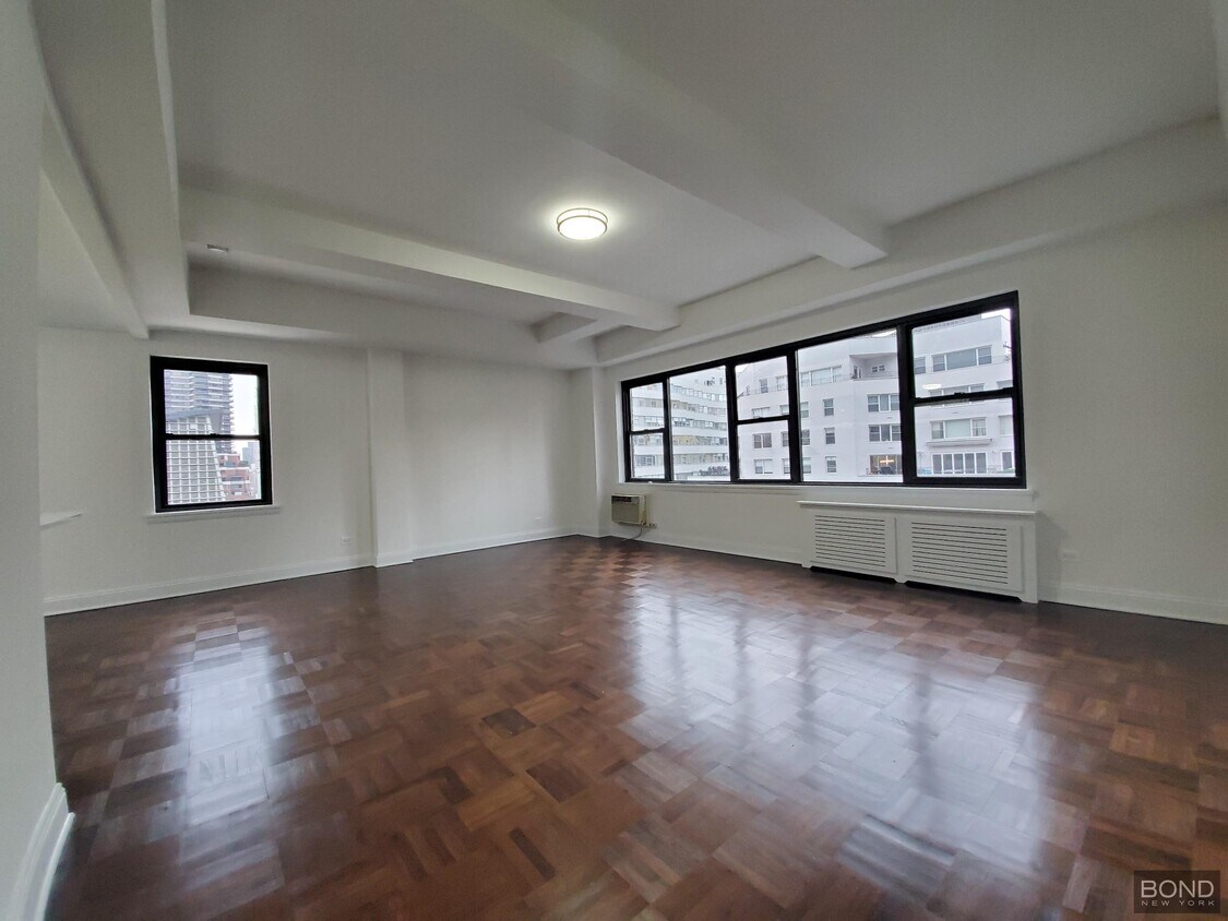 Primary Photo - 157e E 57th St