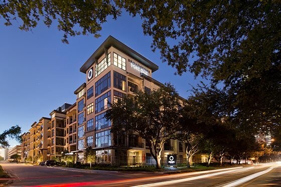 Foto del edificio - Terrific Modern Two Bedroom
