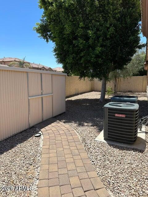 Foto del edificio - 14064 W Poinsettia Dr