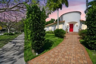 Building Photo - 2300 S Miami Ave