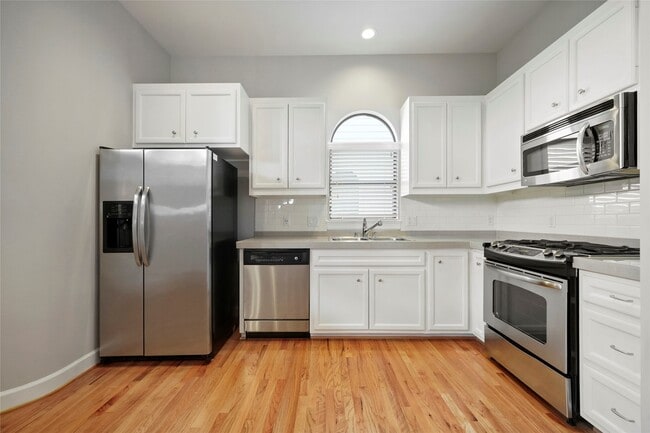 Building Photo - 650 Westcross St