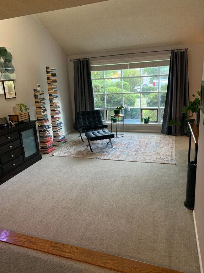 Foto del edificio - $3500.00 3 Bedroom 3 Bath Modern Style Hom...