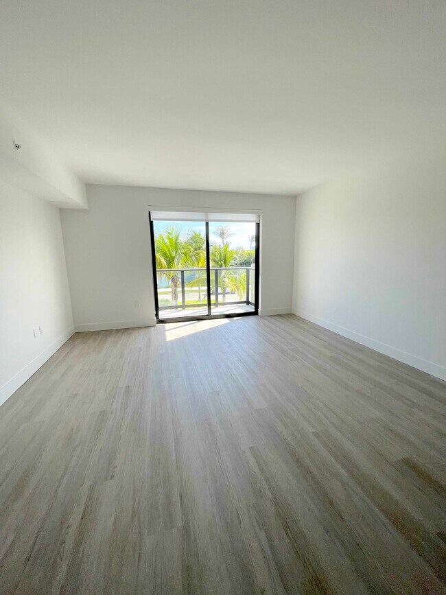 16100 NE 18th Ct Unit 1C, North Miami Beach, FL 33162 Condo for Rent