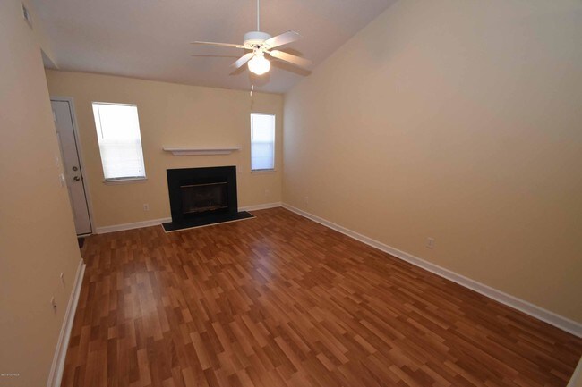Building Photo - 2009B Shadowood Ct