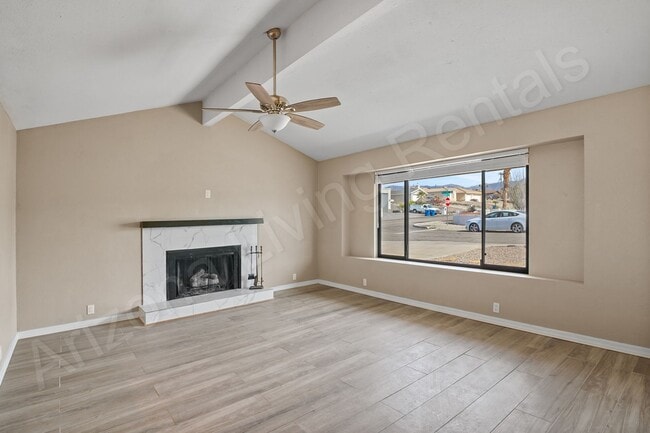 Building Photo - PET FRIENDLY POOL HOME