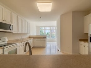Building Photo - 31171 Mills Chase Dr
