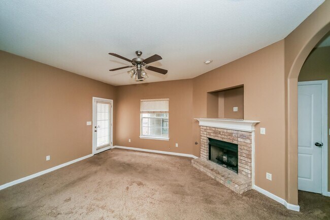 Foto del edificio - 10085 Woodland Hills Dr