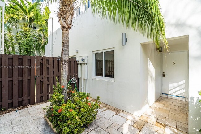 Photo - 2945 Bridgeport Ave House