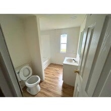 Building Photo - 308 Walker Ct