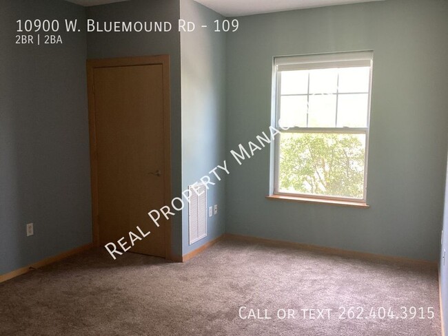 Foto del edificio - 10900 W Bluemound Rd