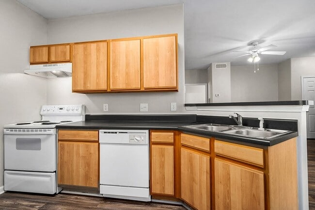 Elms - 2 Bed / 2 Bath - 1,020 Sq.Ft. - Maple Village Apartments