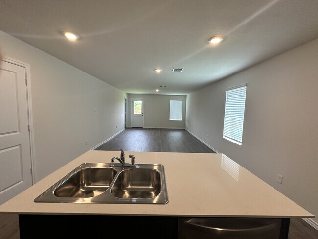 Building Photo - 1165 Northfield Dr