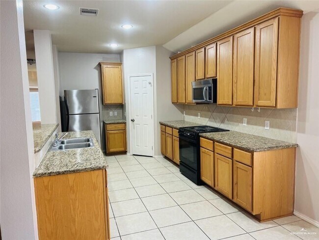 Building Photo - 4205 Santa Lydia St