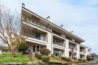 Building Photo - 438 Yacht Club Dr