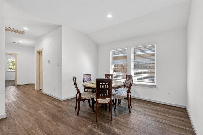 Foto del edificio - 2920 Stamford Hl Ln