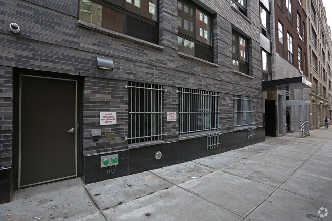Foto del edificio - 424 W 55th St