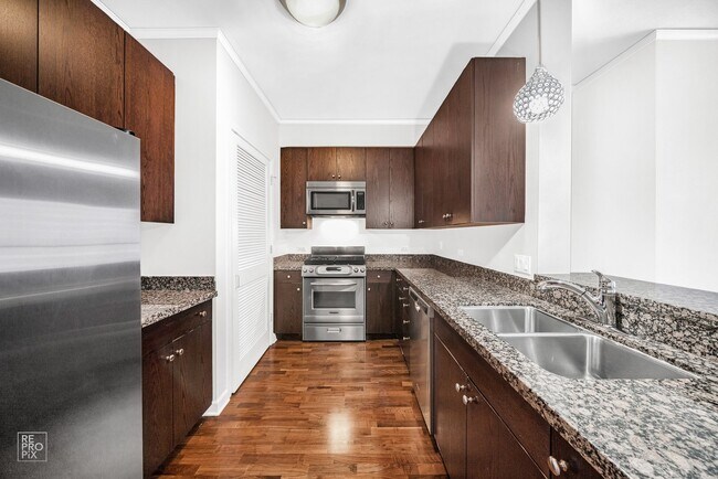 Foto del edificio - 420 E Waterside Dr