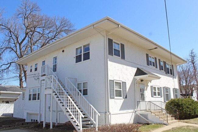 Foto del edificio - All Utilites and Fully Furnished 2 Bedroom!