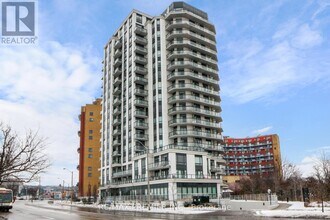 Building Photo - 840 Queens Plate Dr