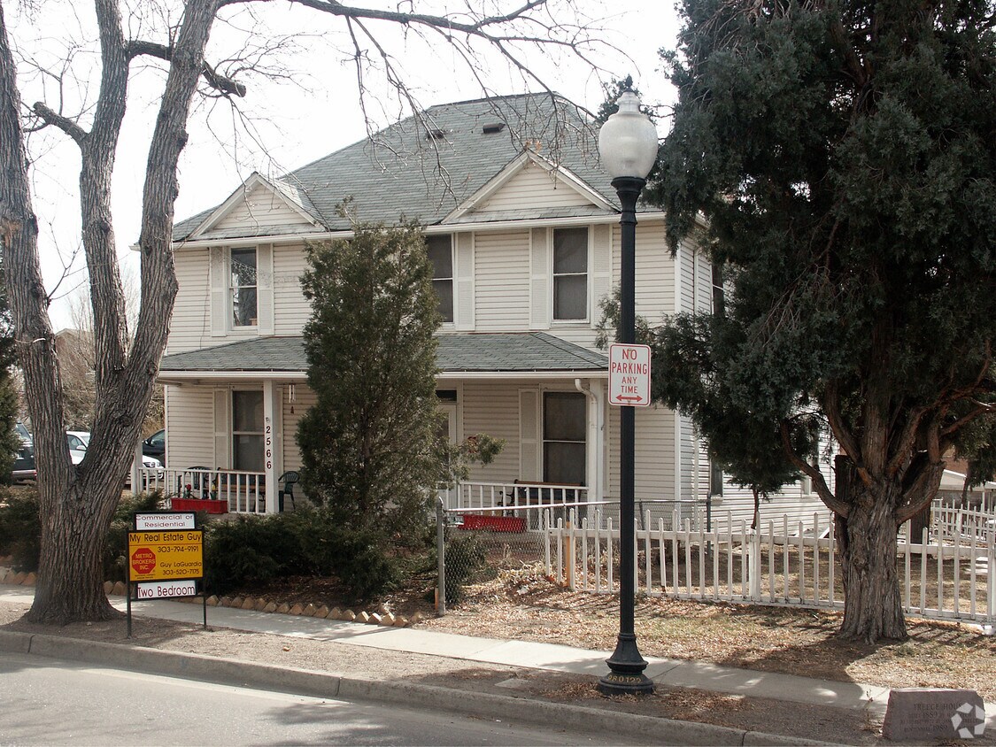 Building Photo - 2566-2576 W Alamo Ave