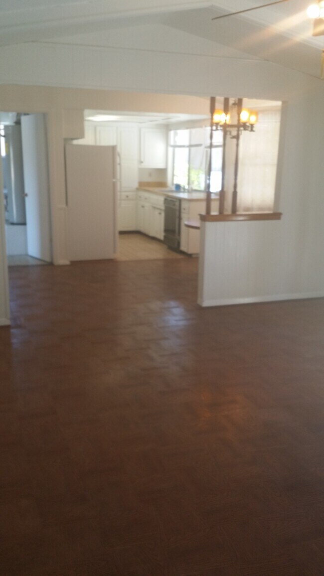 Foto del edificio - 2200 Cleopatra Pl NE
