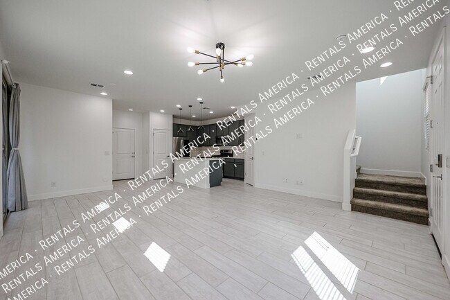Building Photo - Heritage Crossing! 3 bdrm 2.5 bath