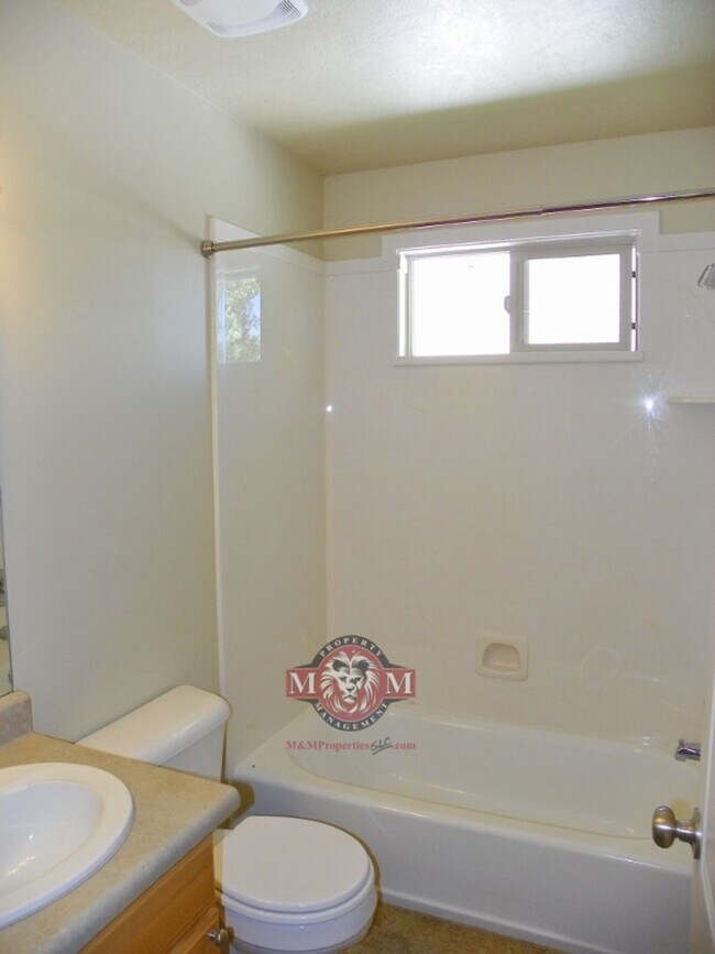 Foto del edificio - 3 Bed 2 Bath Home in a Quiet Herriman Neighborhood.