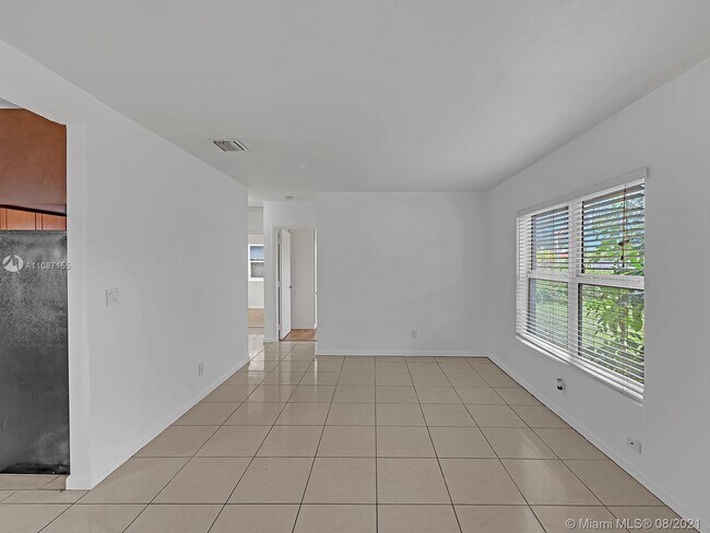 Foto del edificio - 1636 NE 15th Ave