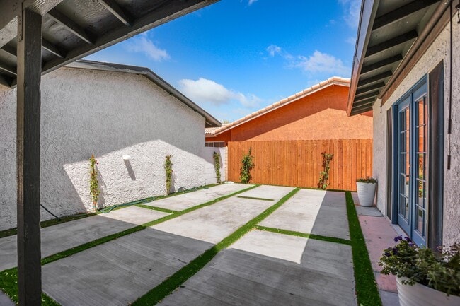 Building Photo - 53110 Avenida Ramirez