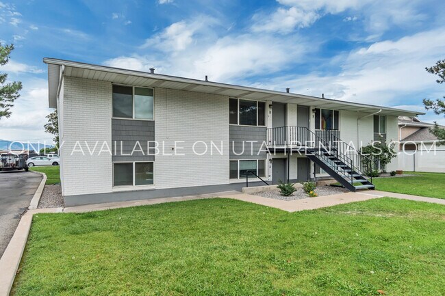 Building Photo - 689 N 100 W