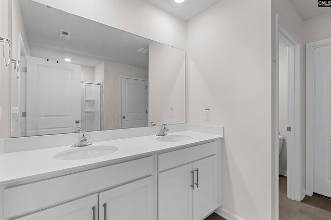 Foto del edificio - 2097 Elmridge Rd