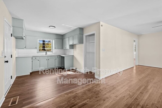 Foto del edificio - 405 18th Ave NW