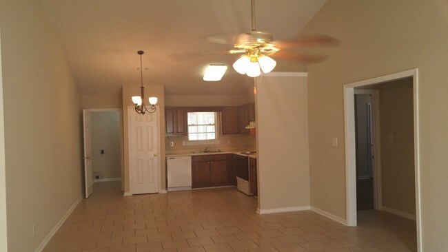 Building Photo - 113 Augusta Ct